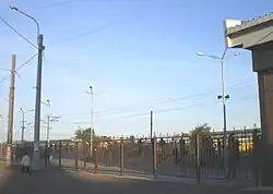 «Загон» для пассажиров перед платформой, 2007 год