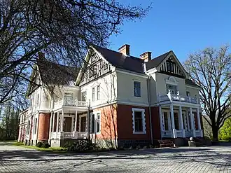 Главное здание мызы Олуствере в 2020 году