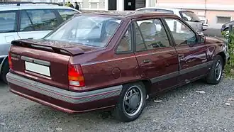 Седан Opel Kadett E (1989-1995)