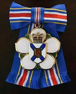 Орден Новой Шотландии, учреждённый в 2001 году, с атрибутикой герба Новой Шотландии