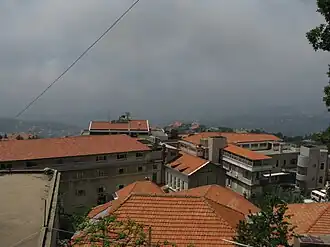 Вид с высоты на город Бикфайя