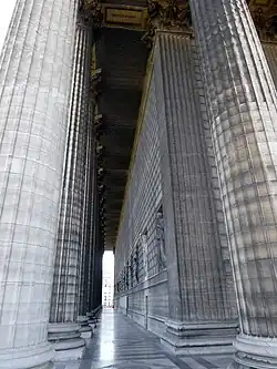 Церковь Мадлен (Париж) (освящена в 1842 г.)