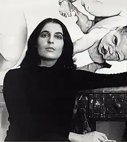 Майна-Мириам Мунскиперед неоконченной картиной «Близнецы II»Фото: Петер Руппенталь, 1971.