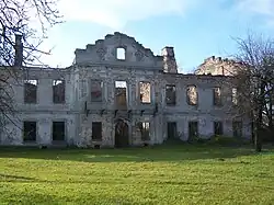 Руины замка во Влодовице