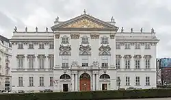 Дворец Траутзон. Главный фасад. 1710—1712. Вена