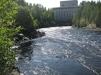 Здание Пальеозёрской ГЭС с нижнего бьефа