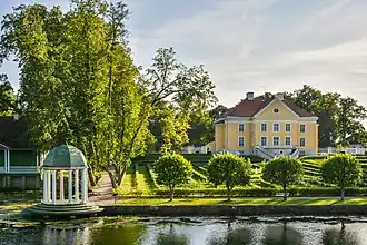 Главное здание и парк мызы Пальмс (Палмсе)