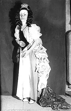 Королева («Человек, который смеётся» В. Гюго). 1929—1930