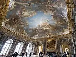 Общий вид «Салона Геркулеса» с росписью плафона