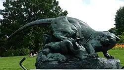 «Драма в пустыне» (львица, львята и змея). Парк Монсури, Париж