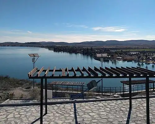 Парк Эль-Мирадор на озере Колина