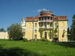 Богадельня Куракиных, вид от улицы Просвещения