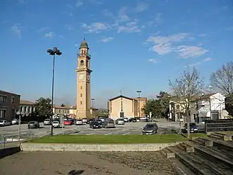 Церковь святого Роха и колокольня 1864 года на Площади Республики.