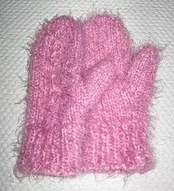 Женские варежки