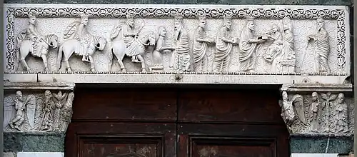 Архитрав церкви Сант-Андреа