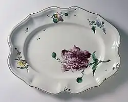 «Поднос с пионом»