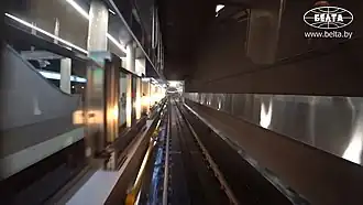 Путь станции, слева виден пролёт эскалатора