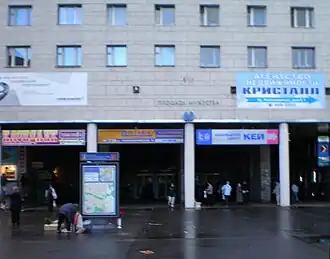 Вход в вестибюль со стороны Политехнической улицы