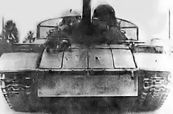 Противокумулятивные экраны на Т-54, защищающие верх танка (модернизированная версия танка в Польше)