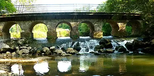 Мост Гуа-де-Лаба через реку Баиз