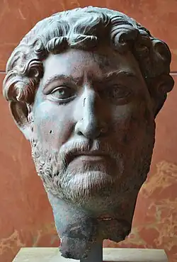 Бронзовая голова статуи Адриана