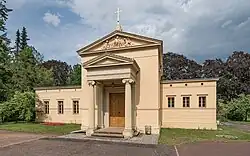 Церковь старого кладбища на Генрих-Манн-Аллее в пригороде Тельтауэр, Потсдам