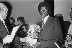 Награждение Ови Картера премией World Press Photo, 1975 годpx