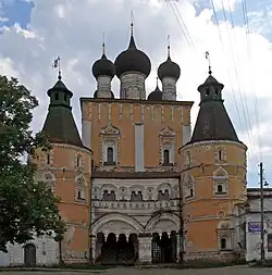 Надвратная Сретенская церковь (1692)