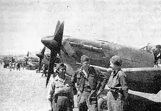 Самолёты 1-й истребительной эскадрильи на аэродроме на острове Вис