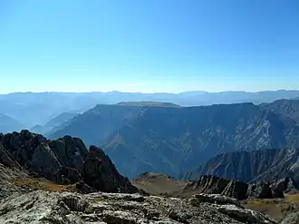 Вид на плато Пулатхан с перевала Туманный (с севера)