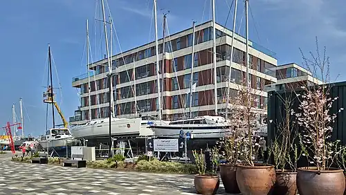 Подготовка яхт к летнему сезону, улица Везиленнуки