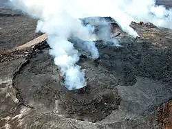 Дымящийся кратер, апрель 2006