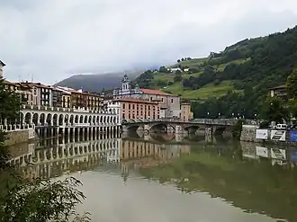 Толоса лежит в долине реки Ория