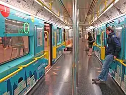 Вагон R62А, перестроенный специально для работы на челночной линии 42-й улицы