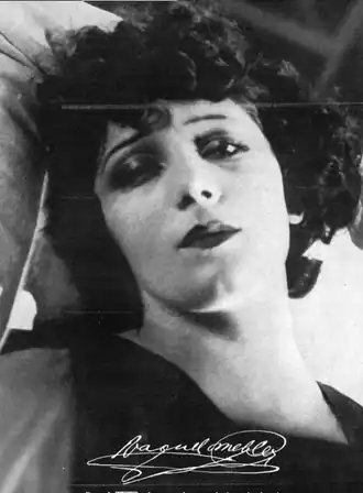 Кадр из фильма «Королевские фиалки» (1924)