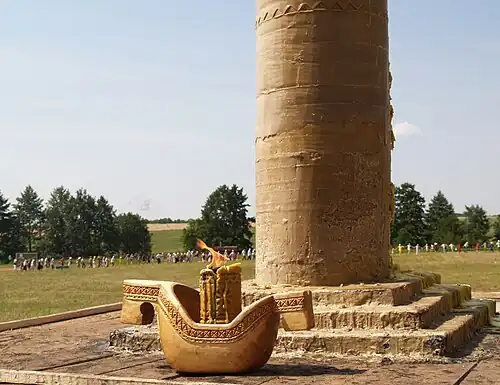 Эрзянские родовые свечи буень штатол и раськень штатол на празднике «Раськень Озкс»