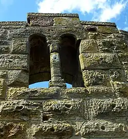 Остатки старой дворцовой каменной кладки