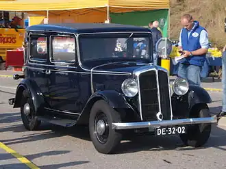 Renault MONA-QUATRE YN1, зарегистрированный в Нидерландах DE-32-02