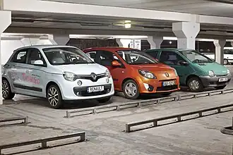Три поколения Twingo, самое последнее слева