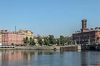 Вид с другого берега реки Фонтанки