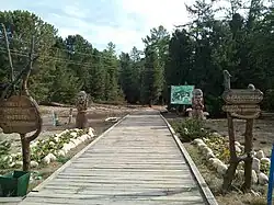 Скульптурные композиции из дерева