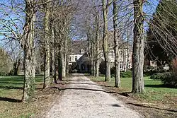 Парк и здание бывшего аббатства