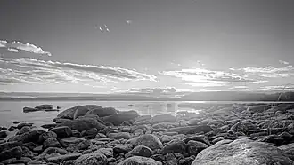 Северное побережье озера около залива Лаутталахти в сентябре 2022 года