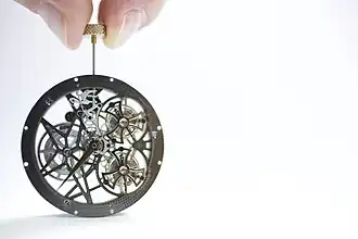 Roger Dubuis двойной парящий турбийон в скелетонизированном калибре