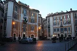 Площадь вечером