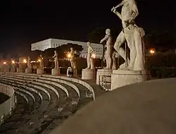 Вид на Мраморный стадион и скульптуры