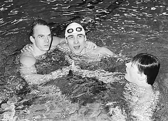 Сергей Смирягин - в центре