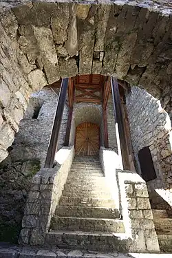 Внутри замка