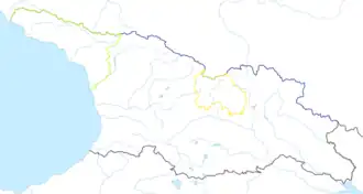 Границы Грузии с Российской Федерацией. Синяя линия = граница между Россией и Грузией. Зелёная линия = фактическая граница между Россией и Абхазией с 2008 года, , Жёлтая линия = фактическая граница между Россией и Южной Осетией с 2008 г. Зелёная пунктирная линия = фактическая граница между Абхазией и Грузией с 2008 года, Жёлтая пунктирная линия = фактическая граница между Южной Осетией и Грузией с 2008 года.