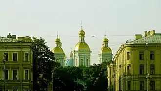 Дом Мордвинова в 2014 году (слева)